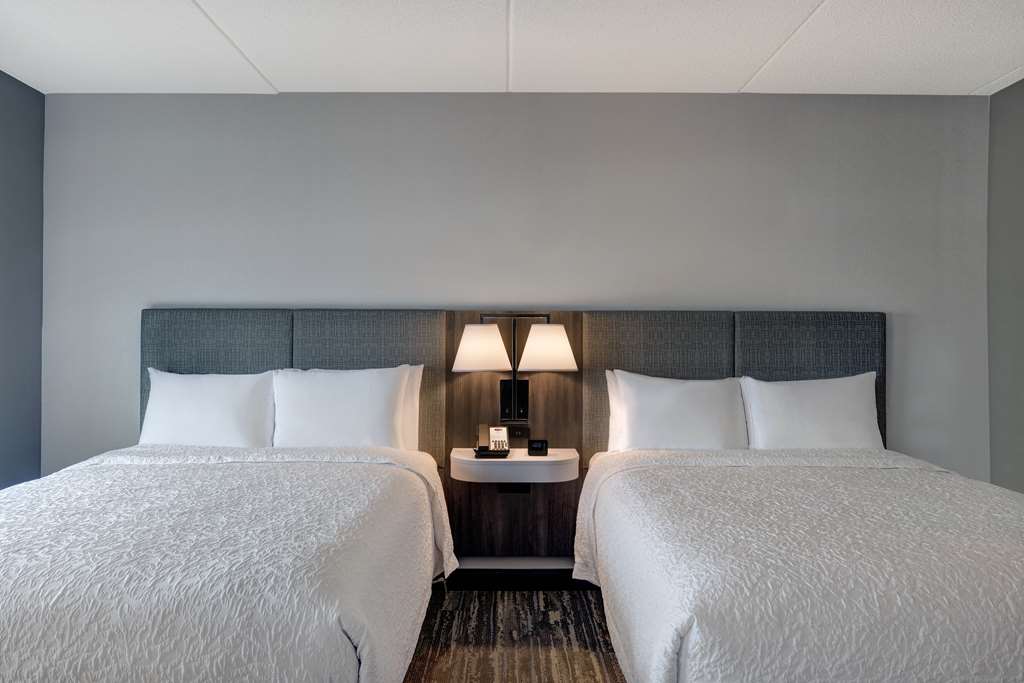 Фото Hampton Inn & Suites by Hilton Burlington Toronto