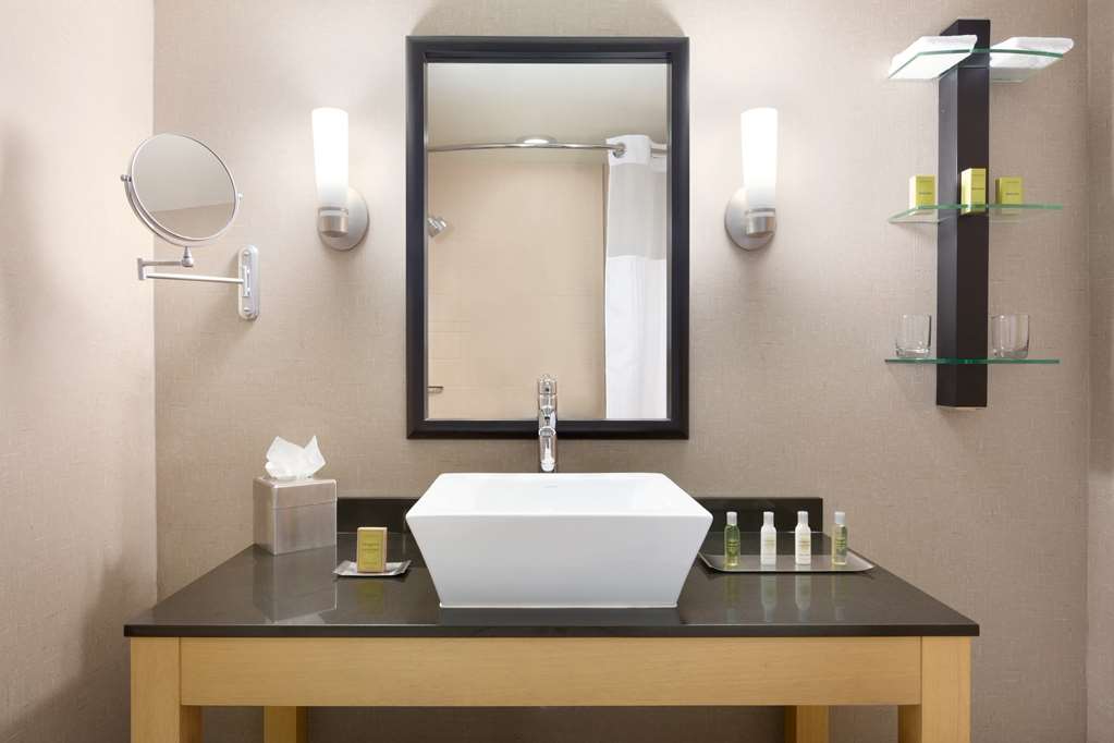Фото DoubleTree by Hilton Hotel Oklahoma City Airport