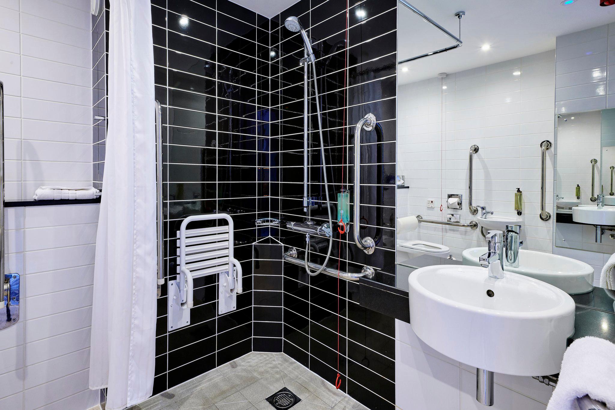 Фото Holiday Inn Express Manchester City Centre - Arena