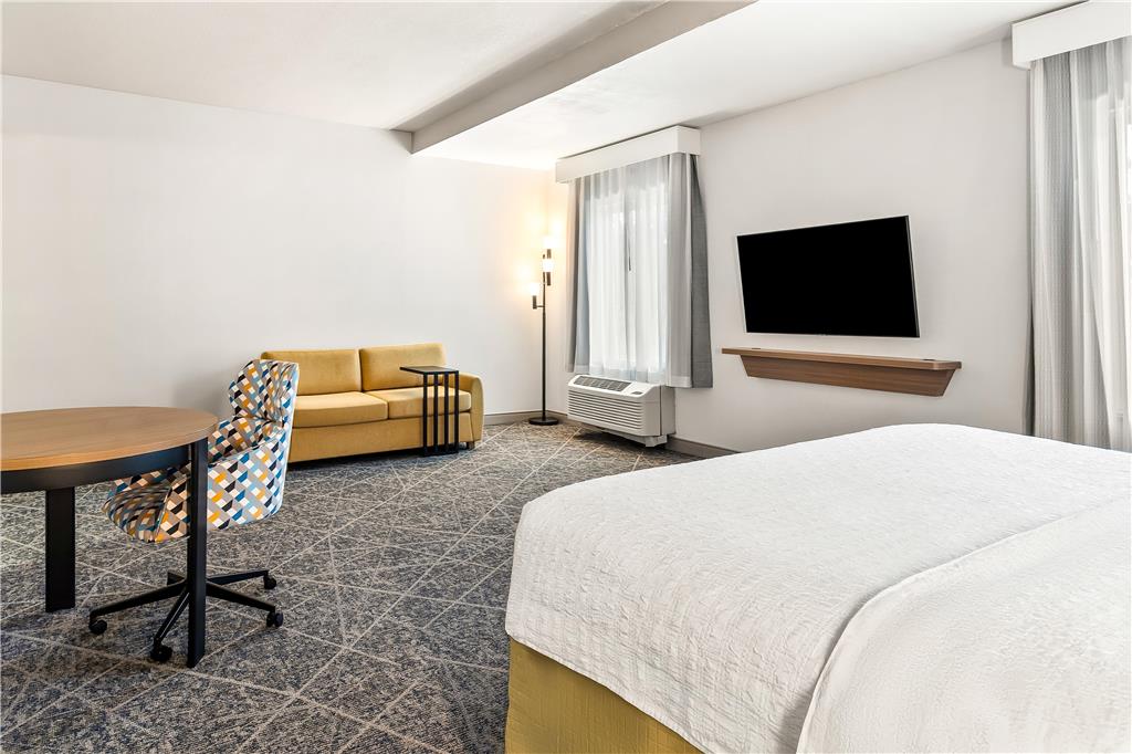 Фото Hampton Inn & Suites Merced