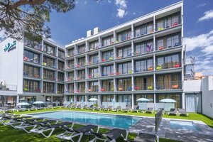 отель Hotel GHT Sa Riera
