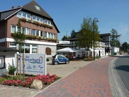 Гостиница Akzent Hotel Zur Wasserburg Hotel Garni - bed & breakfast в Вильдесхаузене