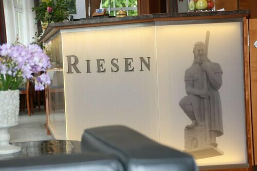 Гостиница Zum Riesen & Dependance Riesen Junior в Ханау