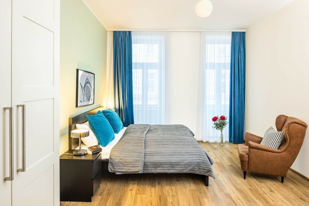 Фото Jimmy's Apartments Emerald