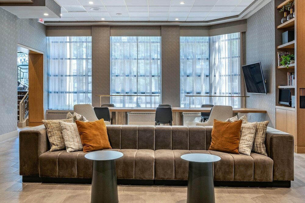 Фото Sheraton Suites Wilmington Downtown