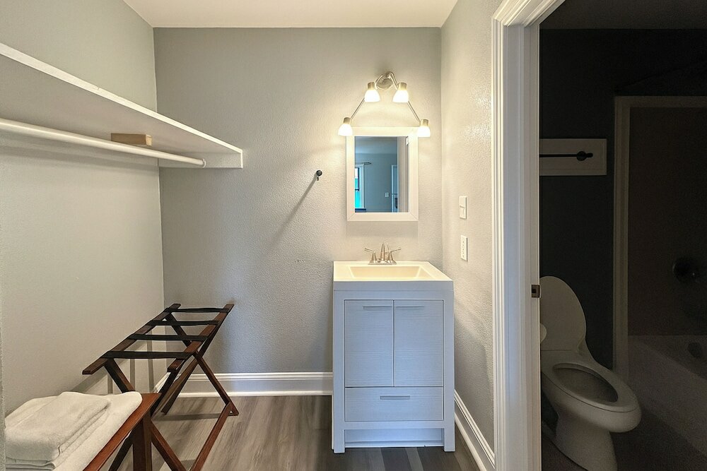 Фото Courtland Inn Motel