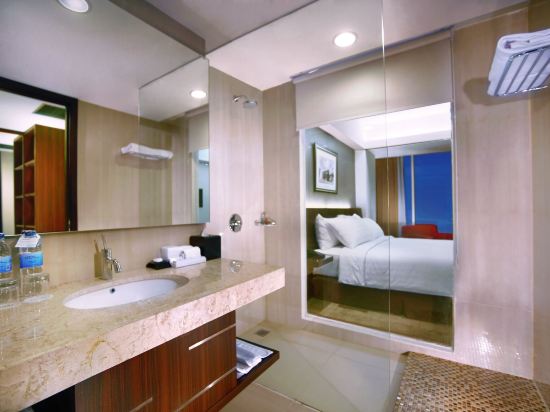 Фото Aston Madiun Hotel & Conference Center