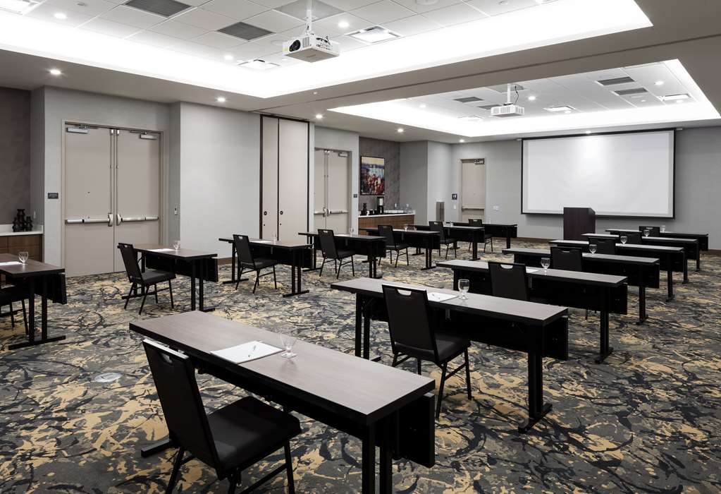 Фото Hilton Garden Inn Madison Downtown
