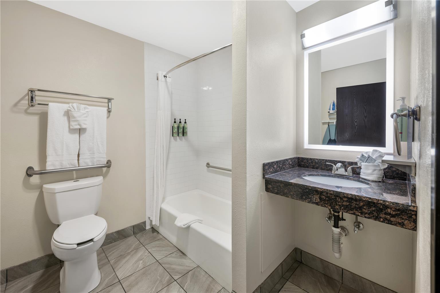 Фото Best Western Airport Albuquerque InnSuites Hotel & Suites