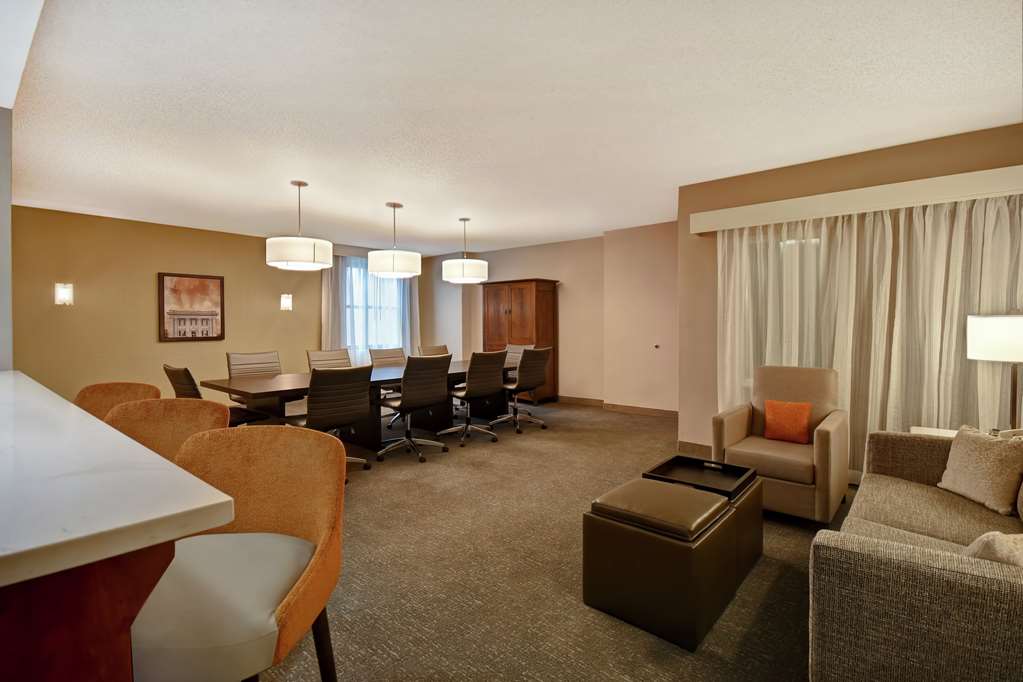 Фото Embassy Suites Little Rock