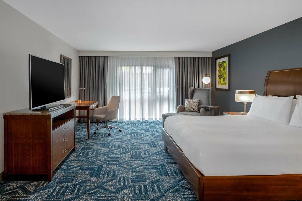 Фото Hilton Garden Inn Burlington Downtown