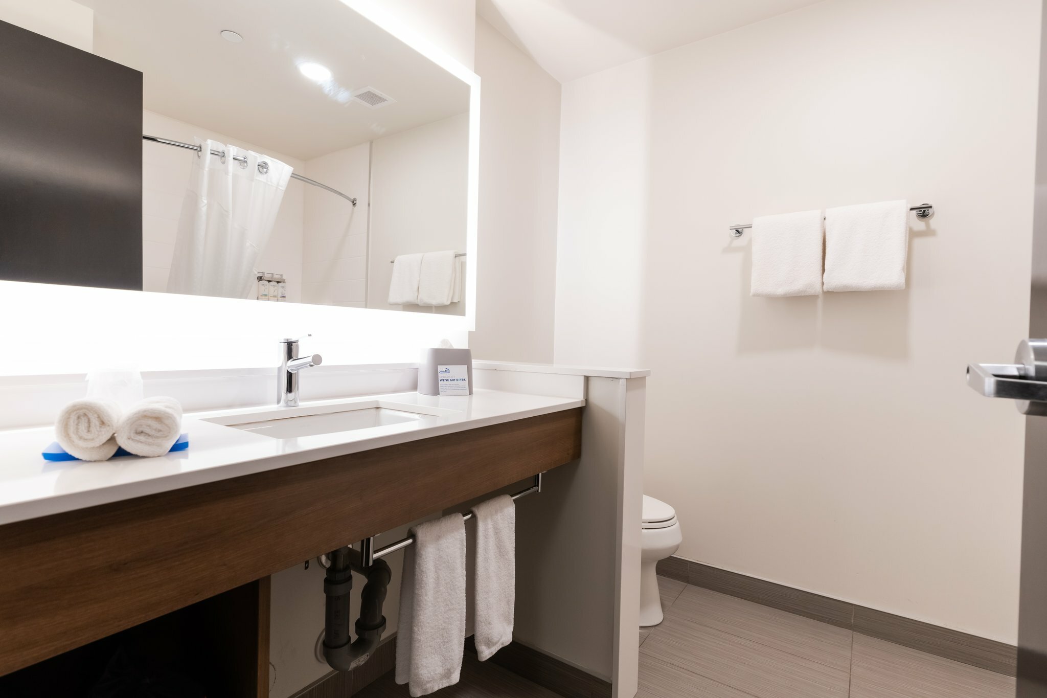 Фото Holiday Inn Express & Suites Edmonton Sw - Windermere, an Ihg Hotel