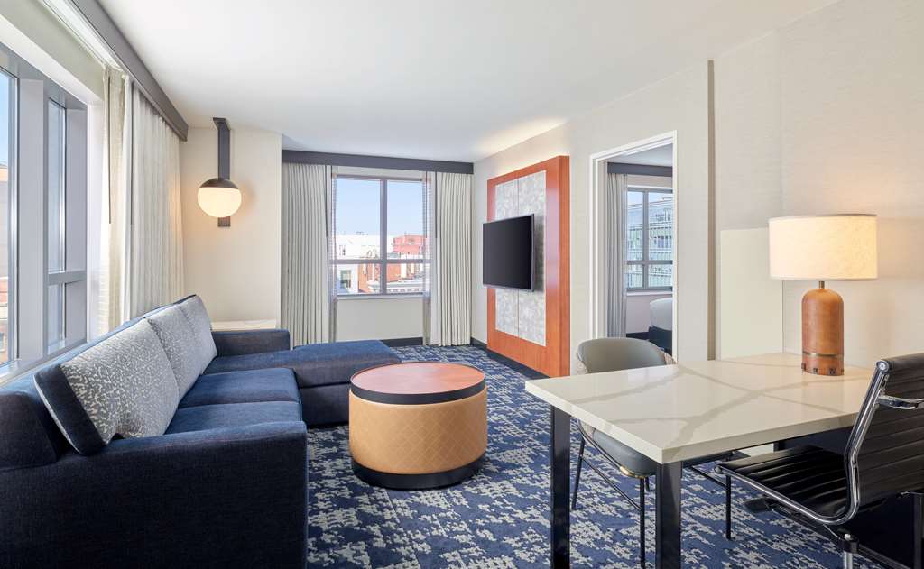 Фото Embassy Suites by Hilton Washington D. C. – Convention Center