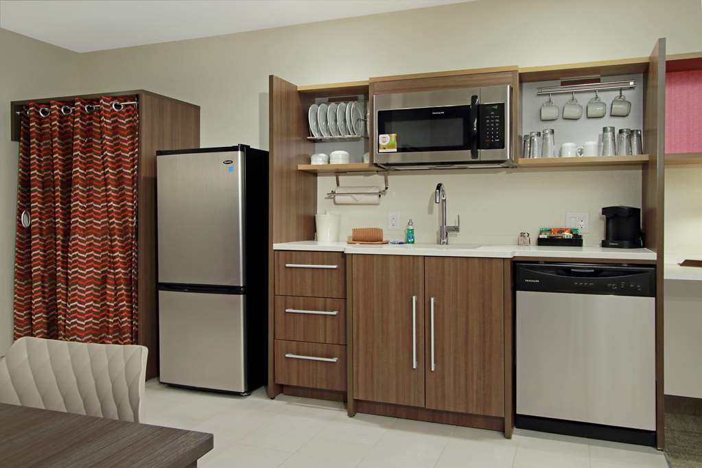 Фото Home2 Suites by Hilton Mobile I-65 Government Boulevard