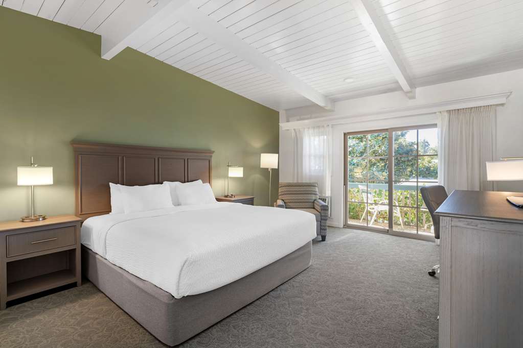 Фото Best Western Plus Santa Barbara