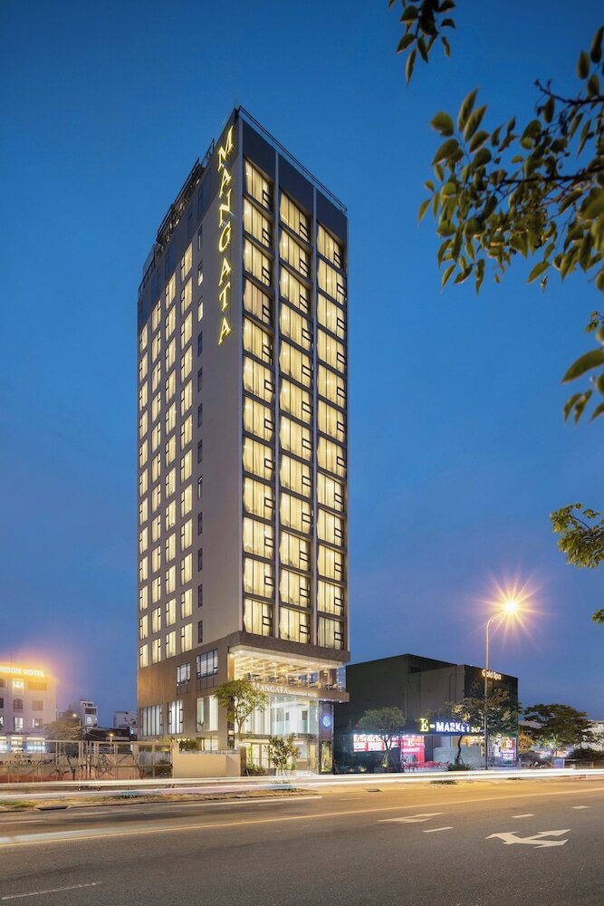 Фото Mangata Beachfront Hotel