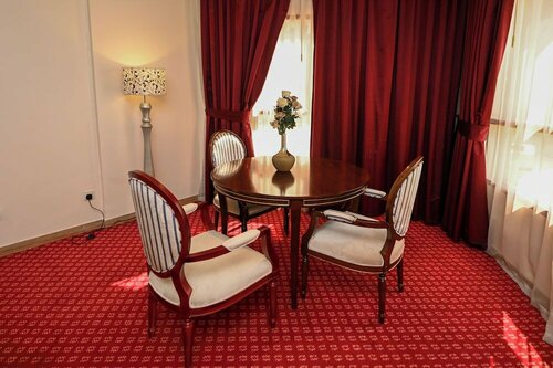 Гостиница Red Castle Hotel в Шардже