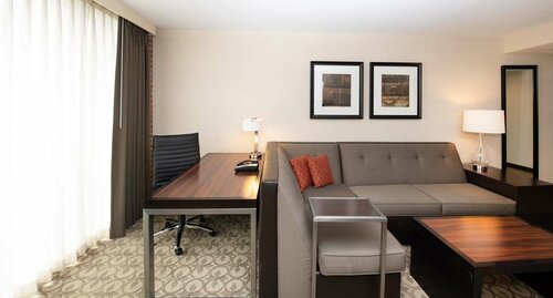Гостиница DoubleTree by Hilton Hotel and Suites Charleston Airport в Гус-Крик