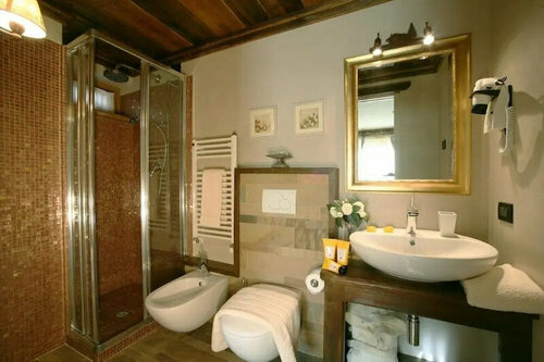 Гостиница Hotel Letterario Locanda Collomb в Ла-Тюиле