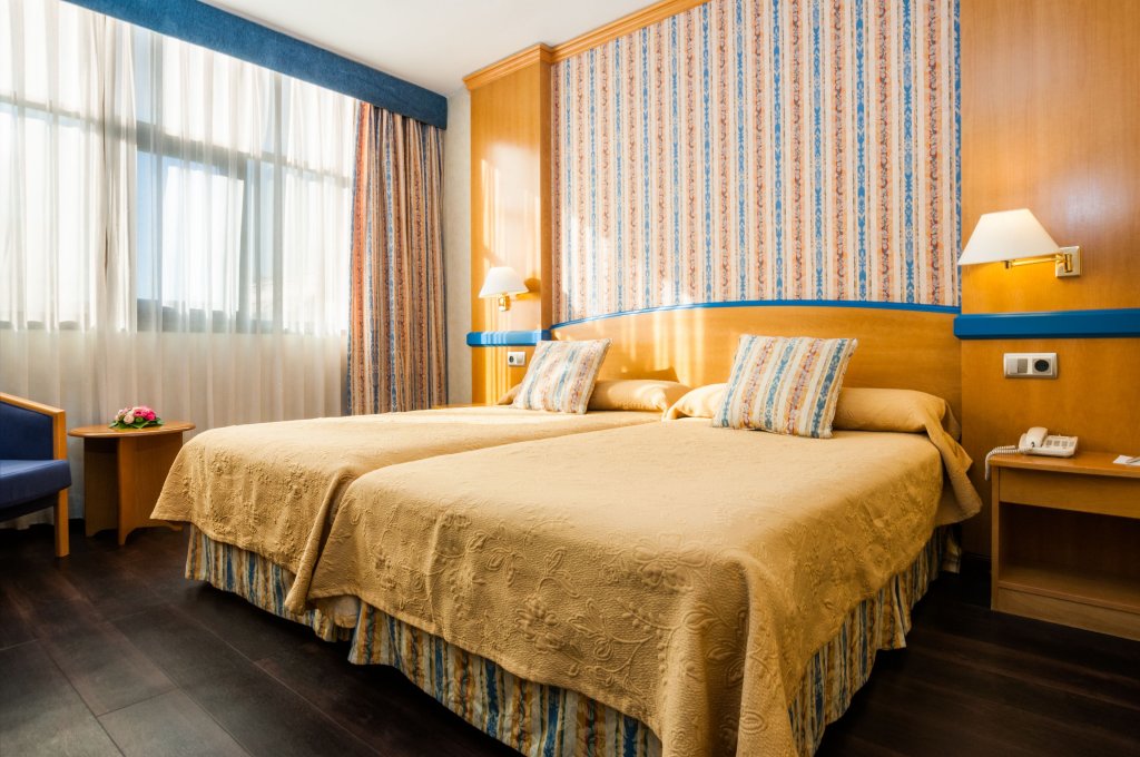 Фото Hotel Gran Versalles