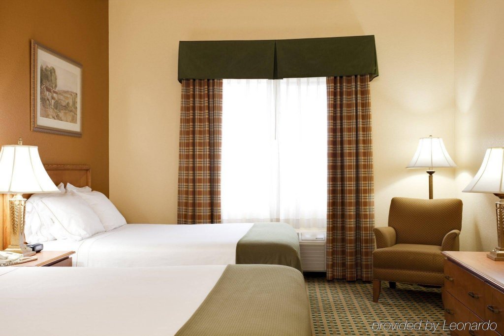 Фото Holiday Inn Express Hotel & Suites Hesperia, an Ihg Hotel