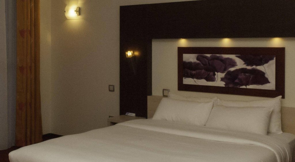 Фото Hostellerie Saint Vincent Beauvais Aéroport