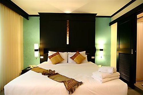 Фото Rattana Karon Beach Hotel