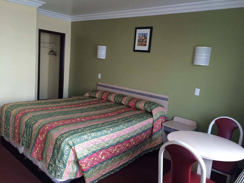 Фото Value Inn Hollywood