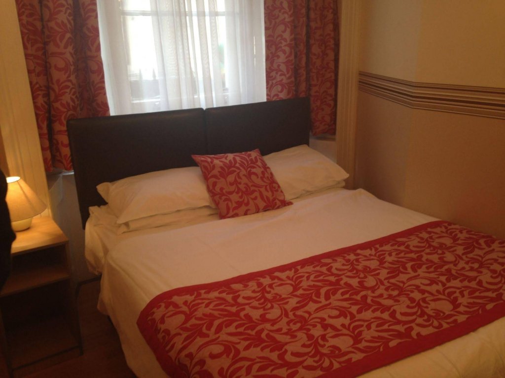 Фото Glendale Hyde Park Hotel