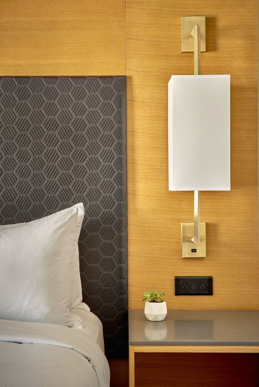 Фото Hilton Des Moines Downtown