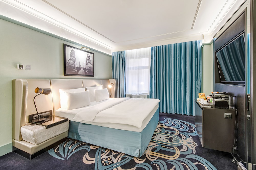 Фото Cosmos Selection St. Petersburg Nevsky Royal Hotel