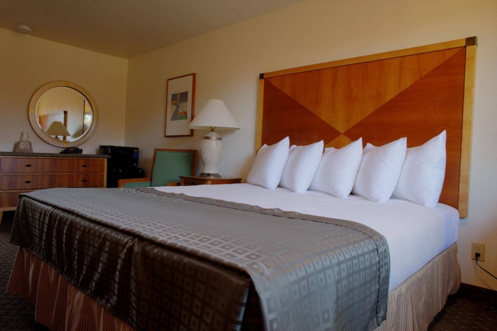 Фото Olympic View Inn