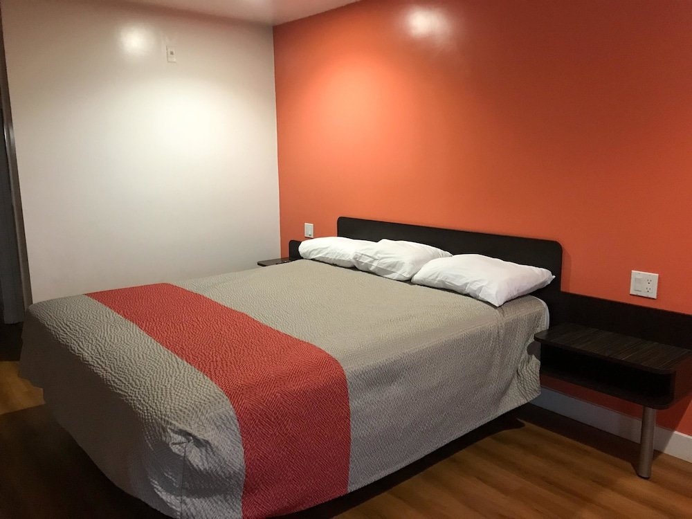 Фото Motel 6 Gardena, Ca - South