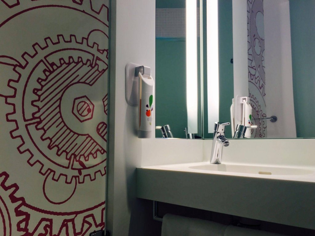 Фото ibis Styles Париж Мэри де Клиши