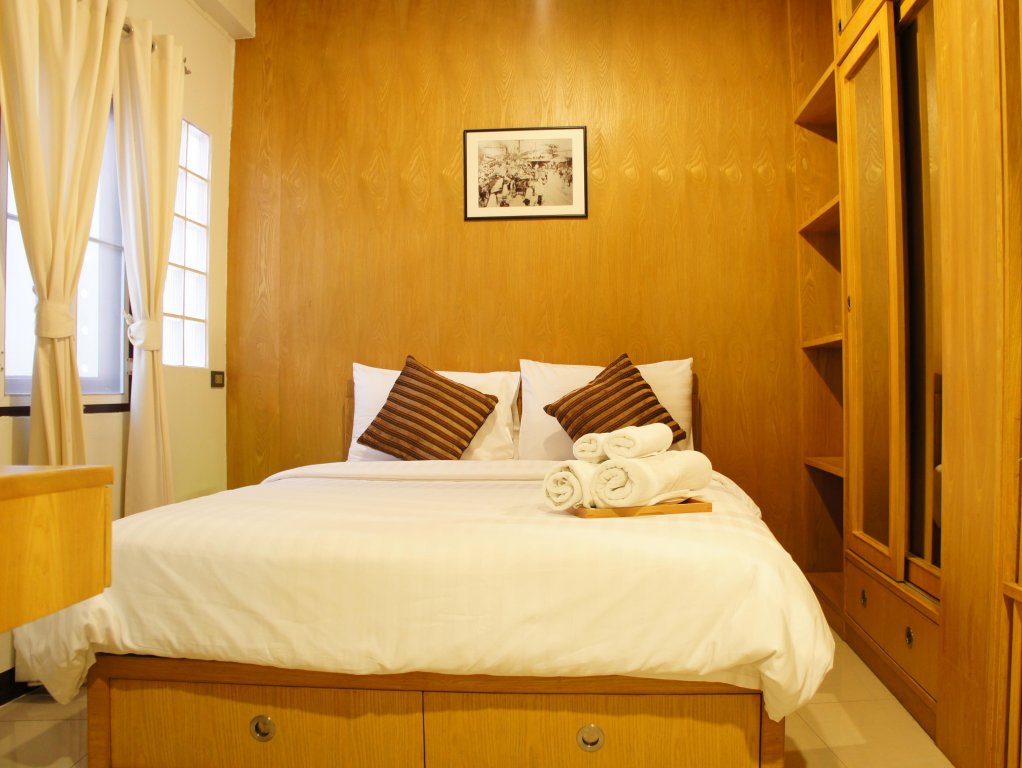 Фото Ratchadamnoen Residence