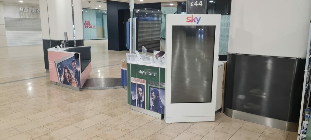 Mobile phone store Sky, Blackpool, photo