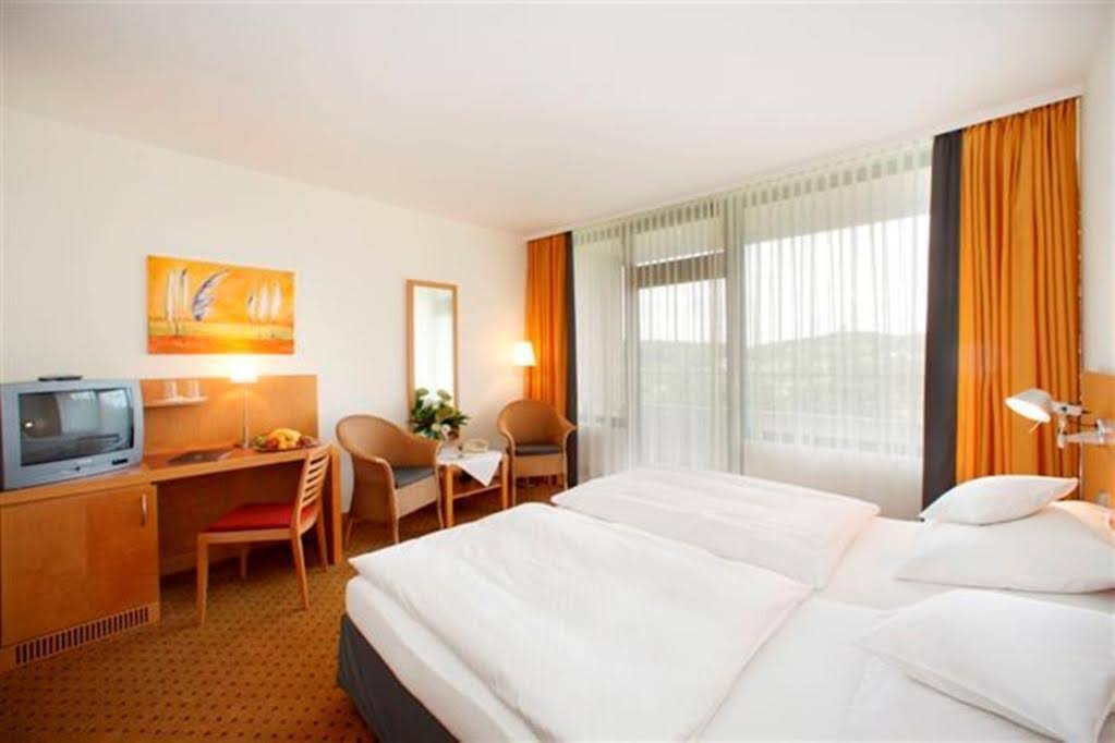 Фото Hotel am Kurpark Brilon