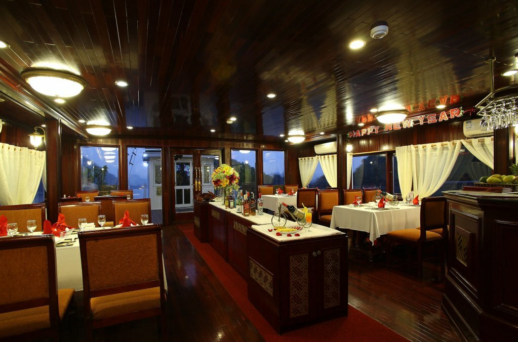 Hotel Sun Legend Cruise, Quảng Ninh Province, photo