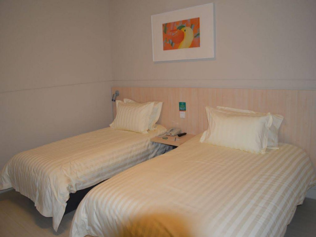 Фото Jinjiang Inn Zhangjiakou Xuanhua Railway Station