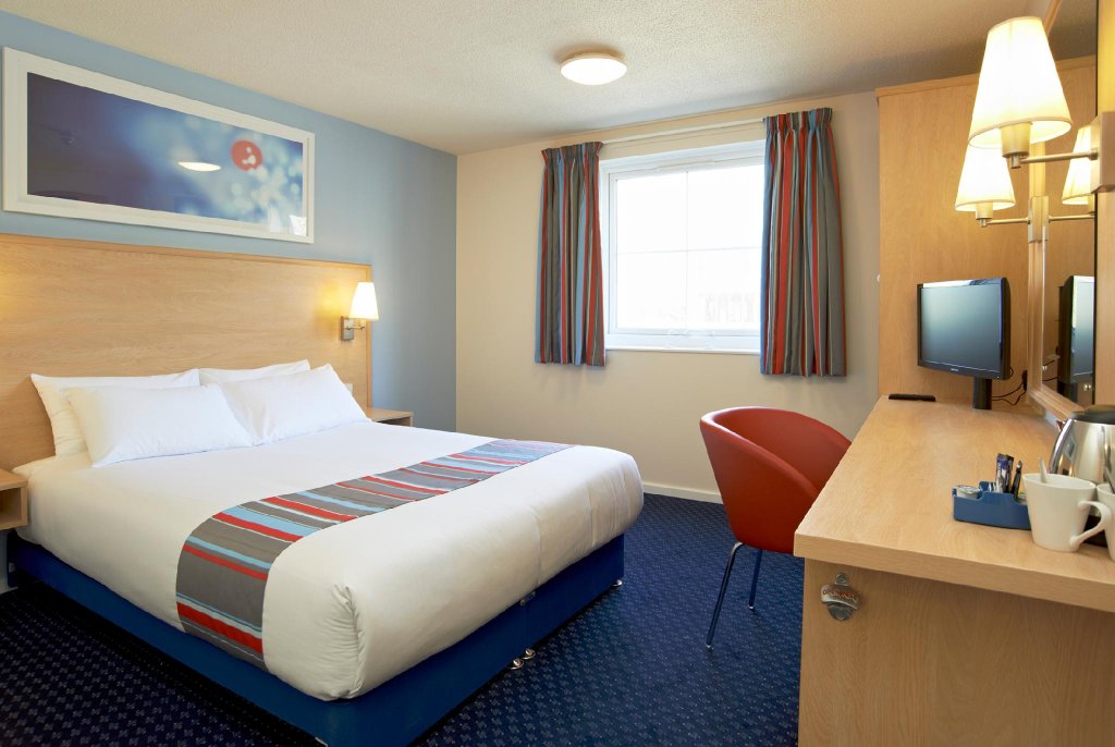 Фото Travelodge Aberdeen Bucksburn