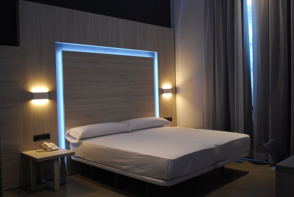 Фото Plaza Goya Rooms