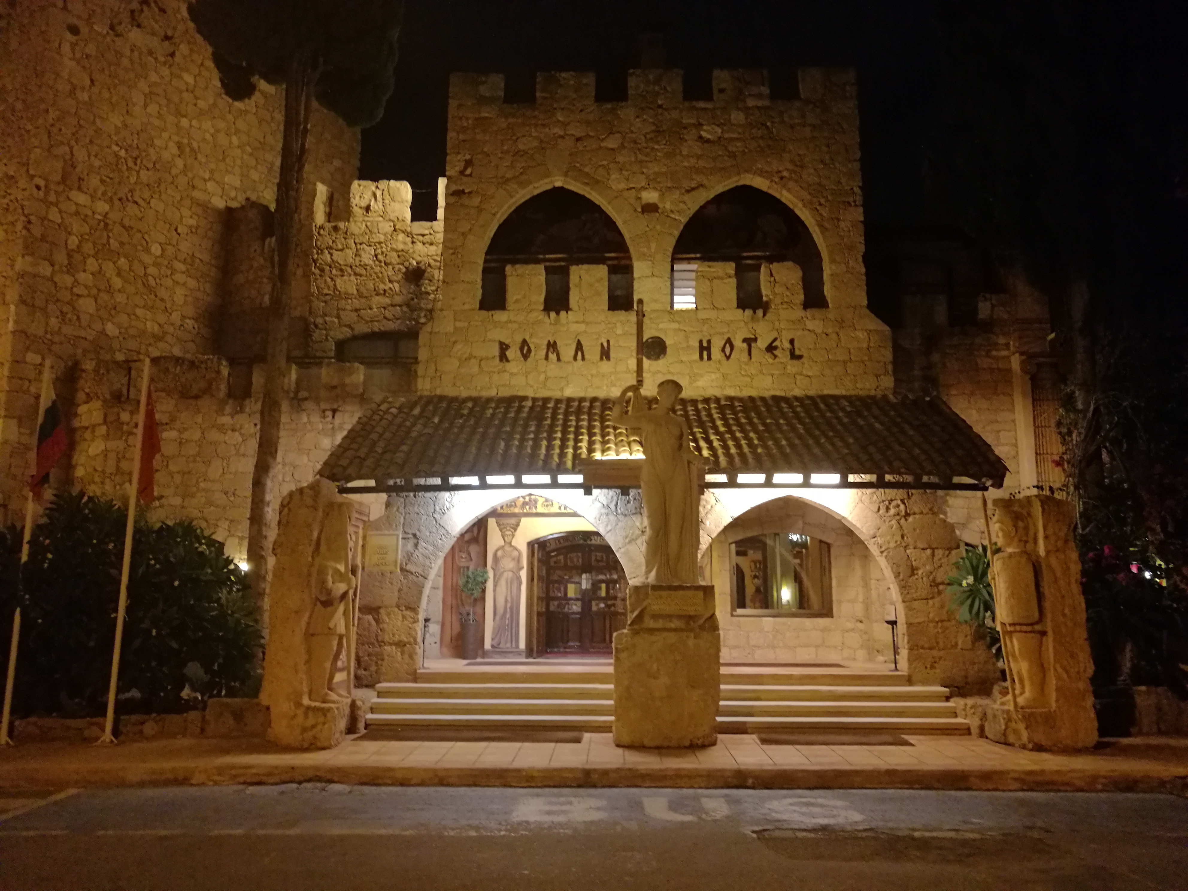 Фото Roman Boutique Hotel