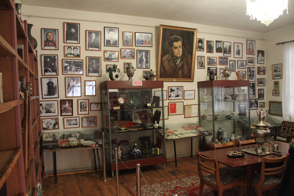 Museo Мемориальный дом-музей Анвара Аджиева, , foto
