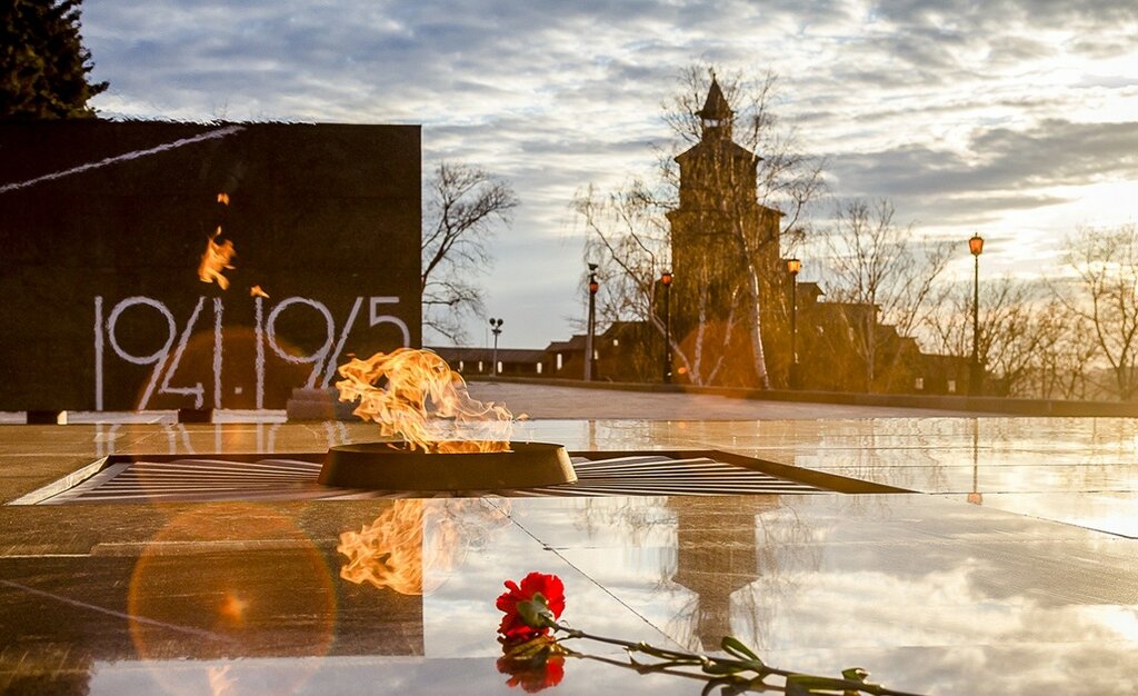 Вечный огонь нижний новгород кремль фото Panorama: Вечный огонь, monument, memorial, Russia, Nizhny Novgorod, Kremlin - Y