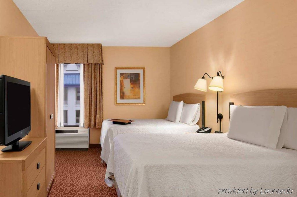 Фото Hampton Inn by Hilton Chicago-Midway Airport