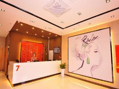 Гостиница 7 Days Premium Jinan Luokou Fuzhuang Cheng Wuyingshan North Road Branch в Цзинане