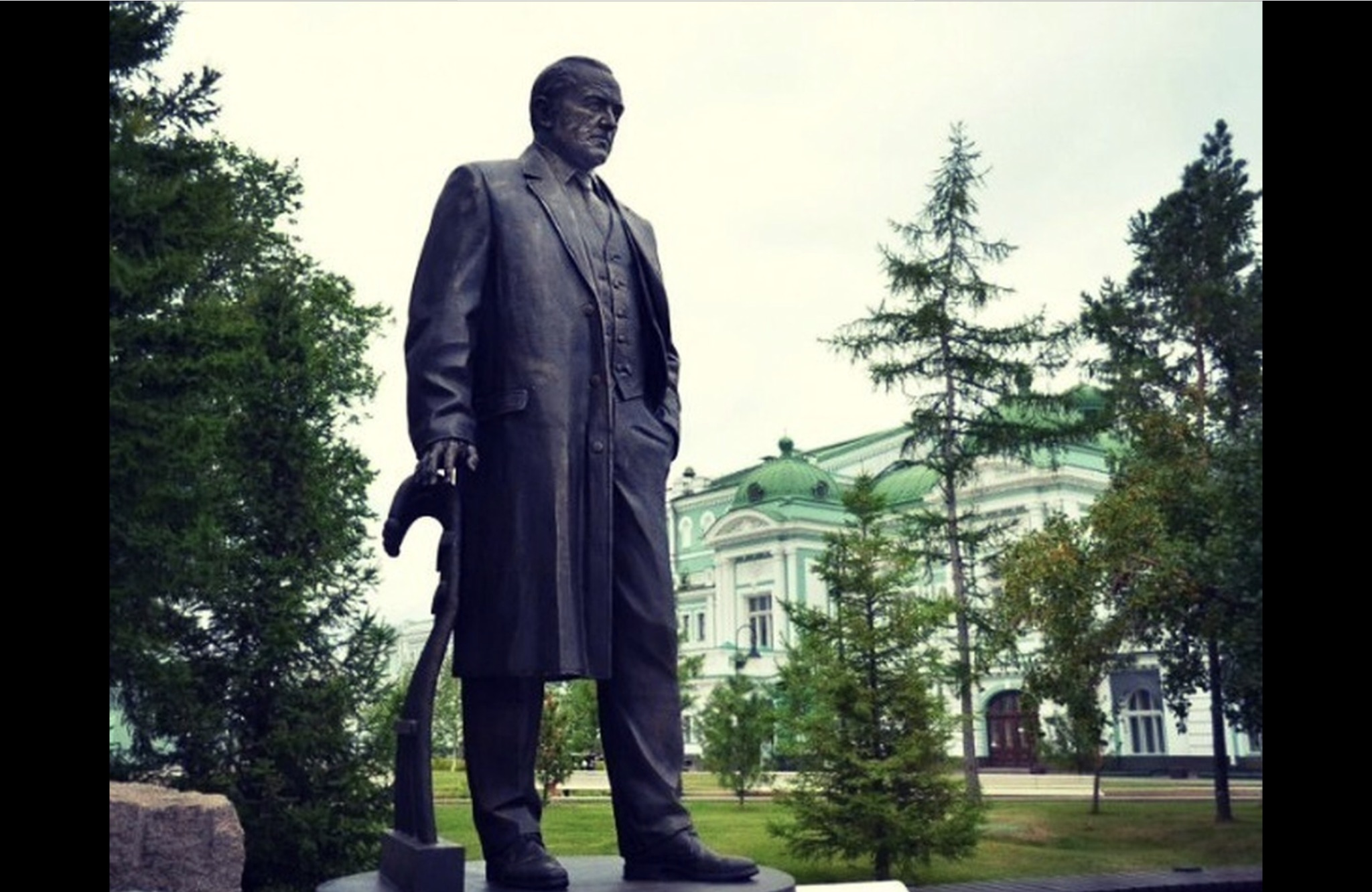 Фото Brick Walls Hotel