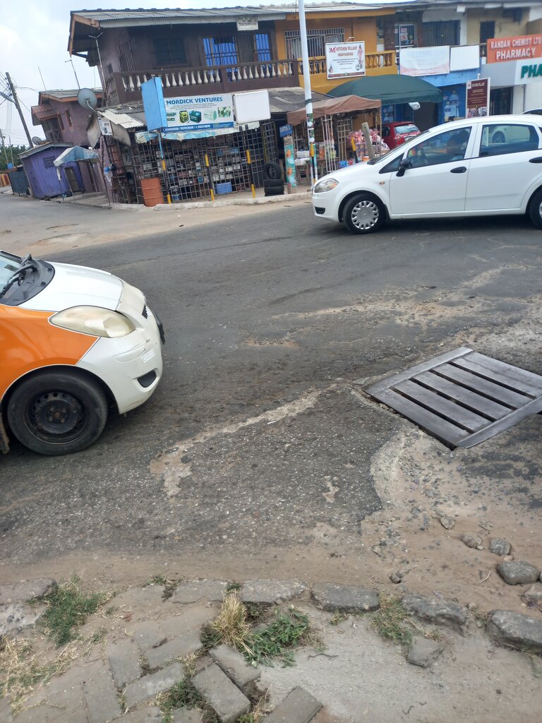 Auto parts and auto goods store Mordick Ventures, Accra, photo