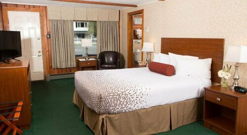 Гостиница Knotty Pine Motel в Беннингтоне