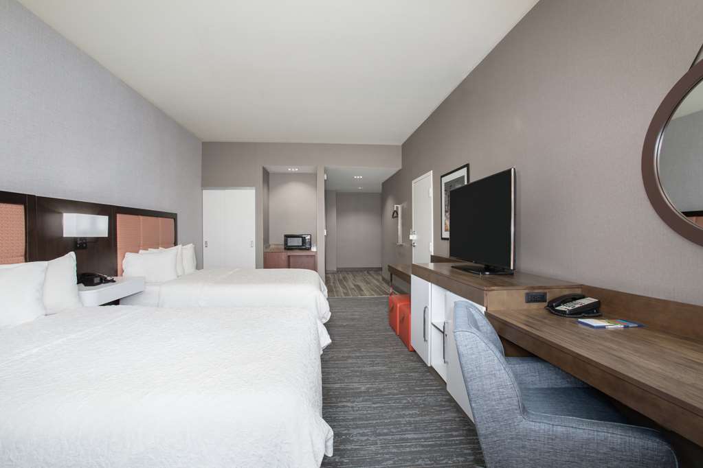 Фото Hampton Inn & Suites Denver-Downtown